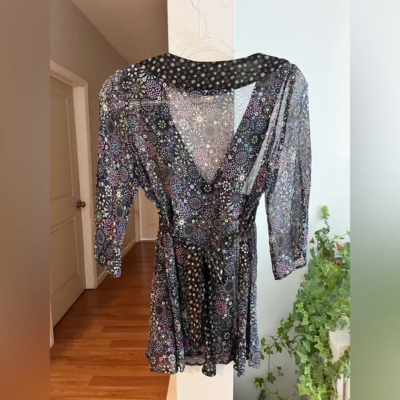 ANTHROPOLOGIE ODILLE 100% Silk V-Neck Top - Picture 2 of 4